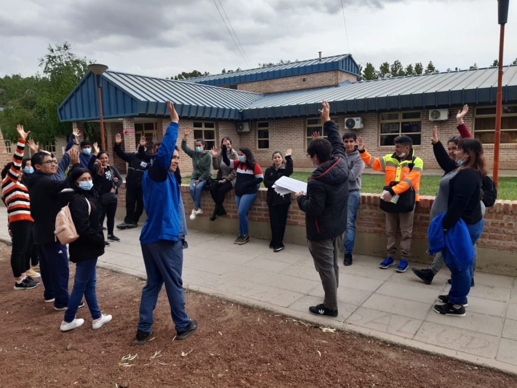 Trabajadores del Hospital de Centenario cortarán la Ruta 7