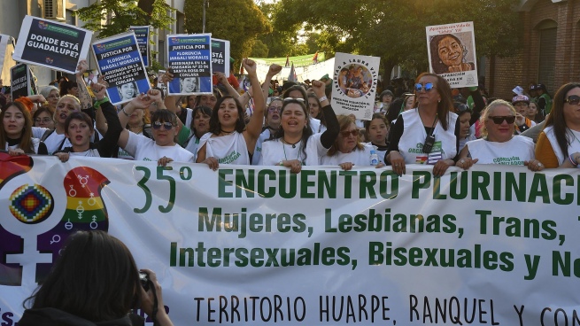 Más de 100 mil mujeres y disidencias marcharon en el 35° Encuentro Plurinacional