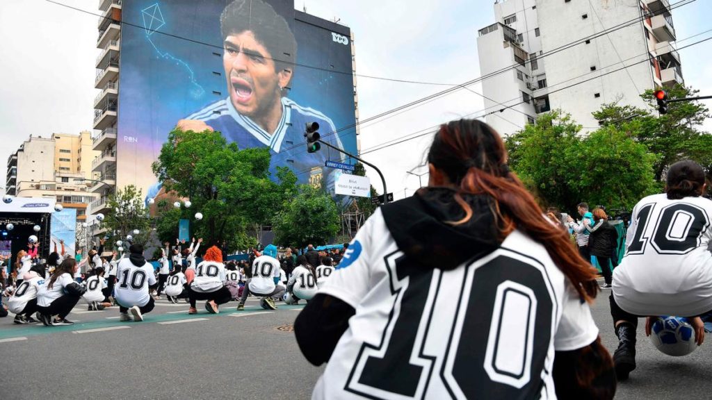 Inauguraron el mural más grande del mundo dedicado a Diego Maradona