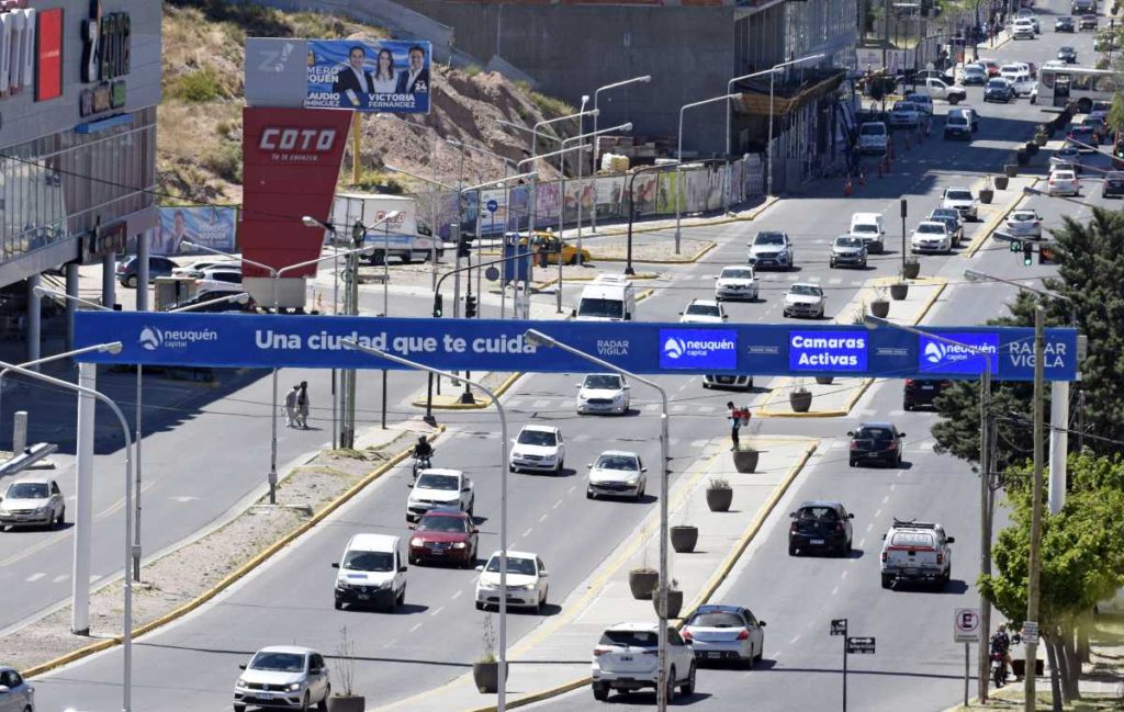 Ciudad de Neuquén: En lo que van del año los inspectores de tránsito realizaron 4500 fotomultas