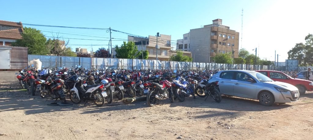 Secuestran varias motos en el Paseo Costero por circulan con escapes libres