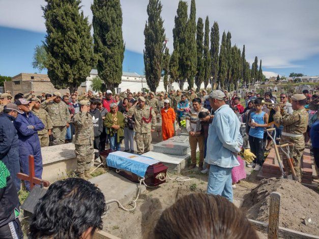 Le dieron el último adiós al soldado fallecido en Covunco