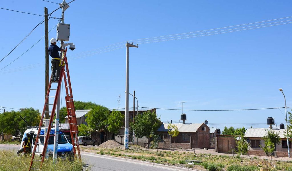 Neuquén apuesta a tener centros de monitoreo de cámaras de seguridad en todas las localidades