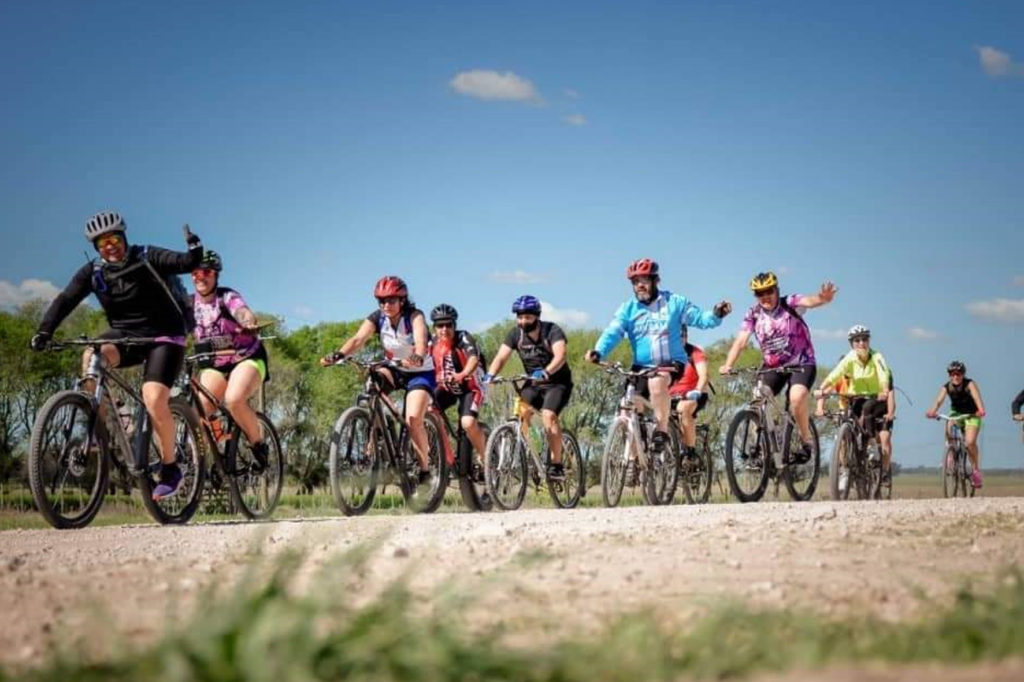 «Cicloturismo nocturno para solos y solas», por senderos naturales de la ciudad de Neuquén