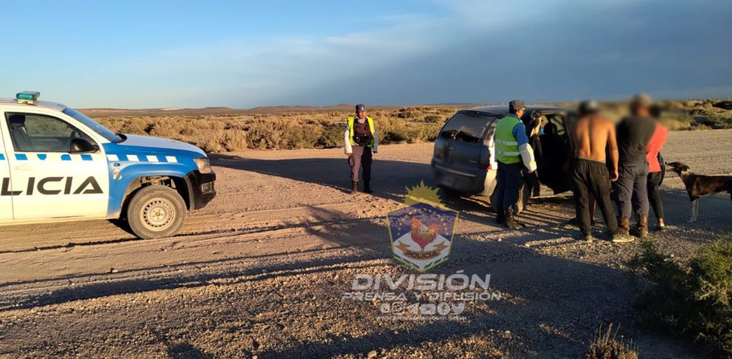 Repudiable: Atrapan a tres hombres y un menor cazando especies protegidas con perros galgos