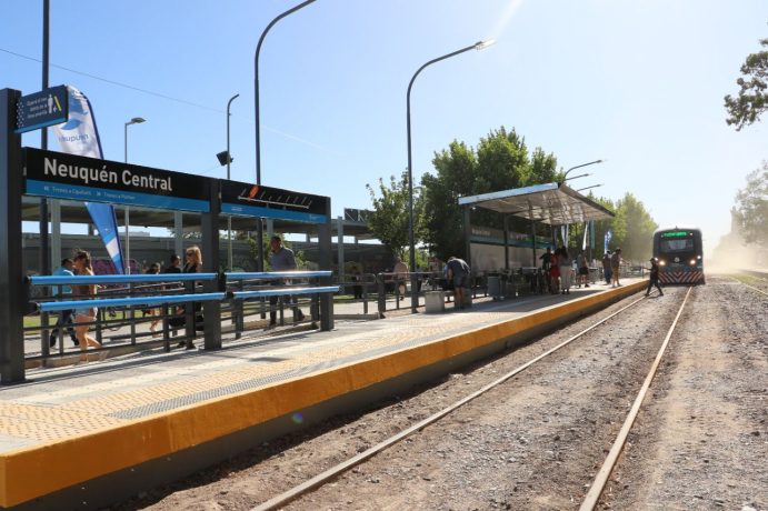 Inauguraron un nuevo apeadero del Tren del Valle ubicado en la antigua estación