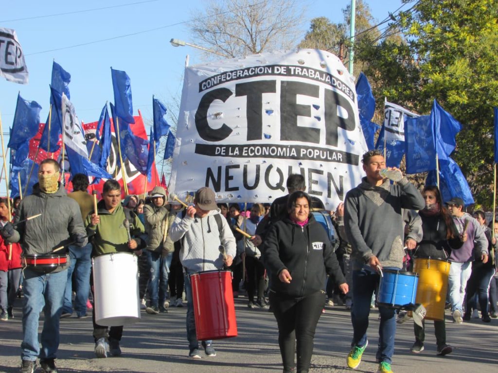 Organizaciones sociales reclaman en las puertas de Desarrollo Social