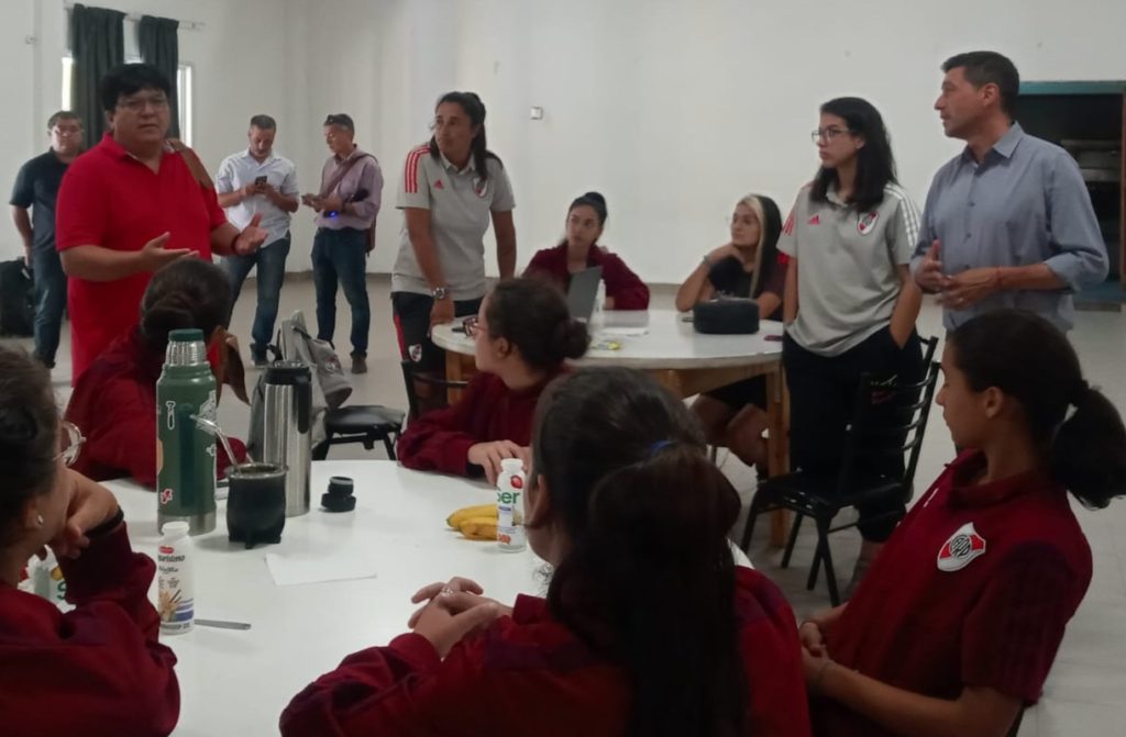 El equipo femenino de reserva de River realiza la pretemporada en Neuquén