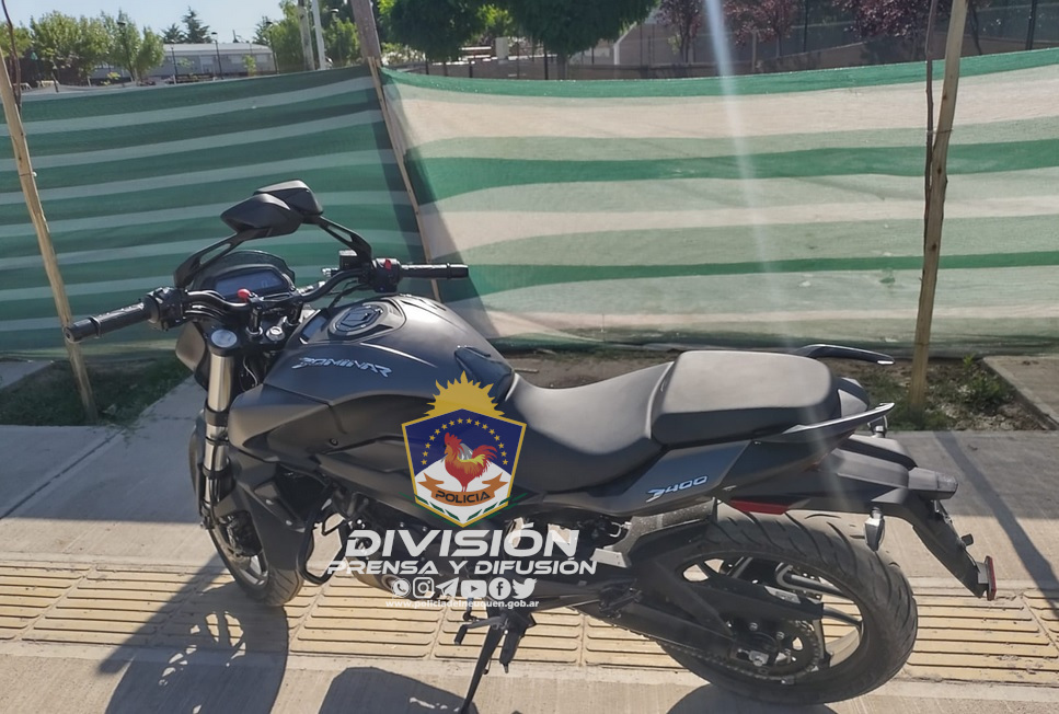 Policías de San Patricio del Chañar encuentran motos que se robaron en Río Negro