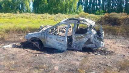 Volvían de Las Grutas, volcaron y se incendió el auto: Una niña de 8 años murió