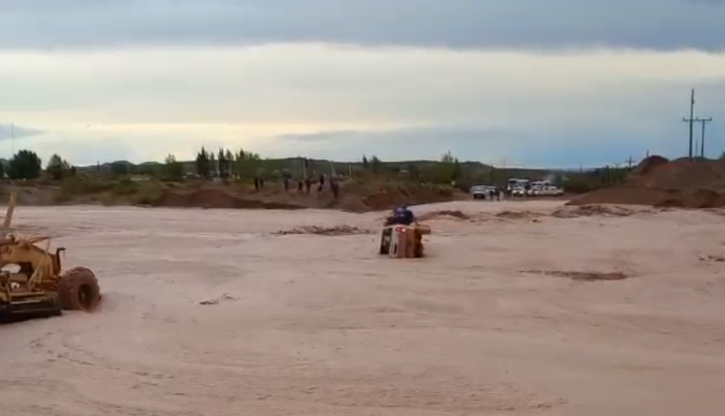 Temporal: Dos petroleros quedaron atrapados por la tormenta en Rincón de los Sauces