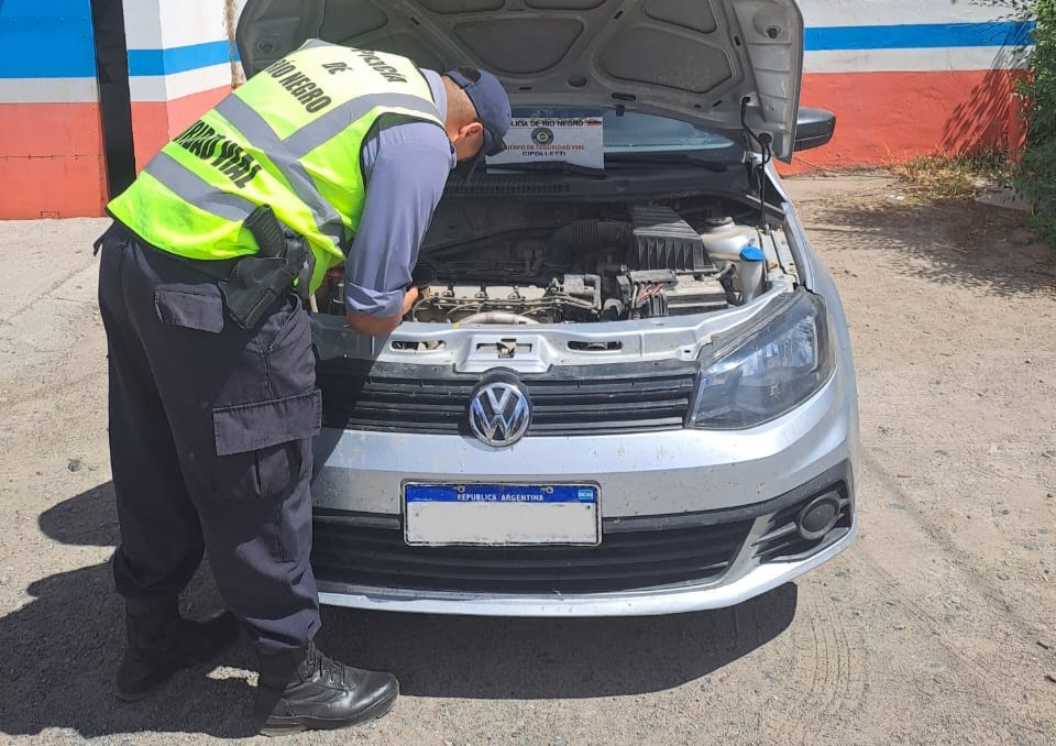 Retienen dos autos por irregularidades en la documentación y patentes