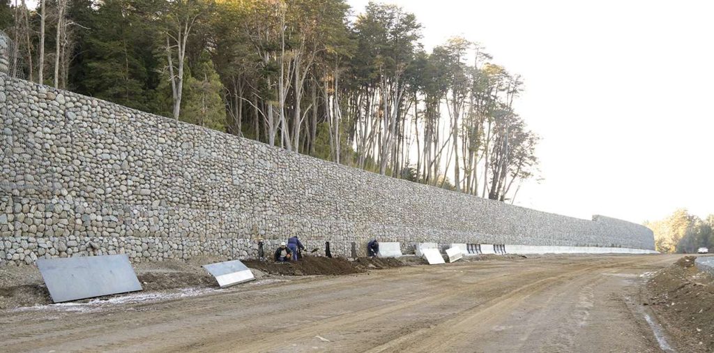 Vialidad Nacional aseguró que la circunvalación en Villa La Angostura y el puente La Rinconada están en un 70% de avance