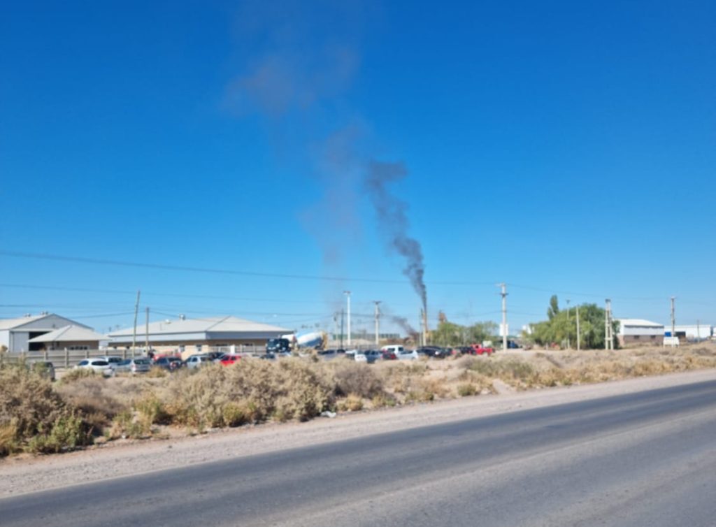 ¿Cuidamos el medioambiente?: Mira la columna de humo de Parque Industrial