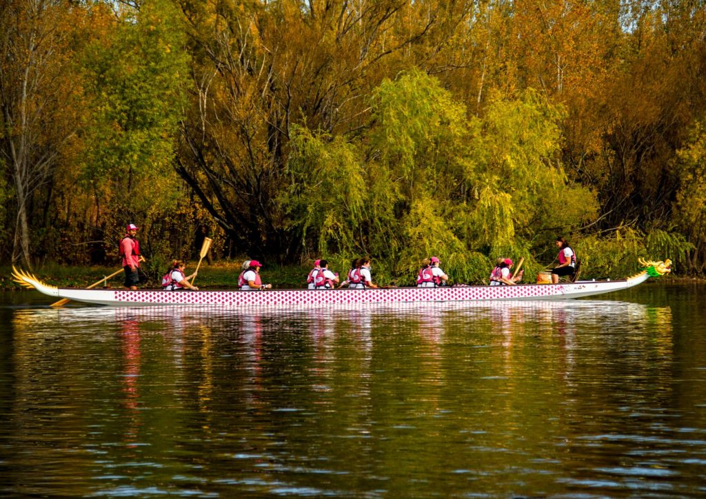 Se viene la cuarta Regata Rosa en el río Limay