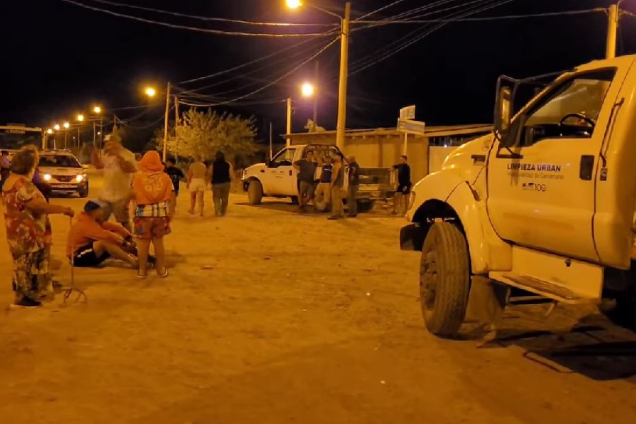 Vecinos de Centenario viven sin agua hace dos meses