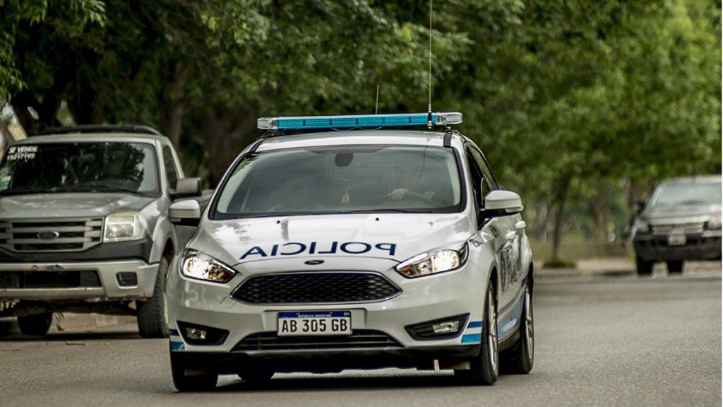 Esperaba el cole y lo asaltaron violentamente