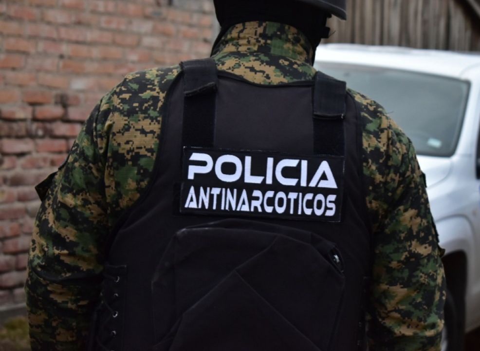 Detienen a hombre indocumentado con marihuana en Villa La Angostura