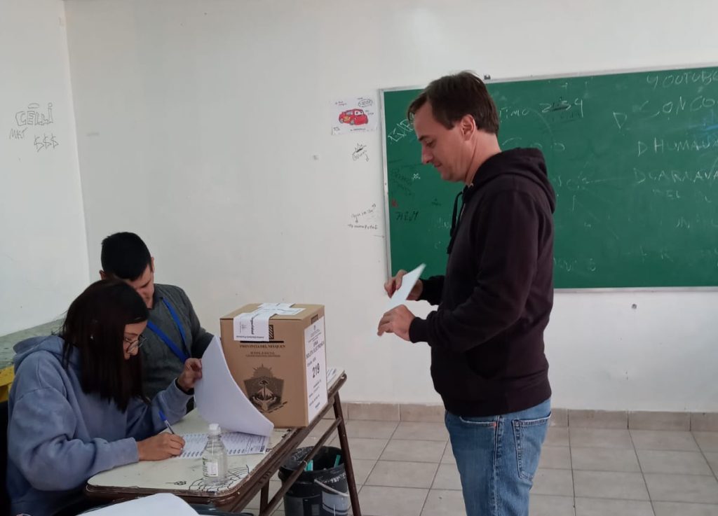 Peláez votó y espera los resultados con expectativas
