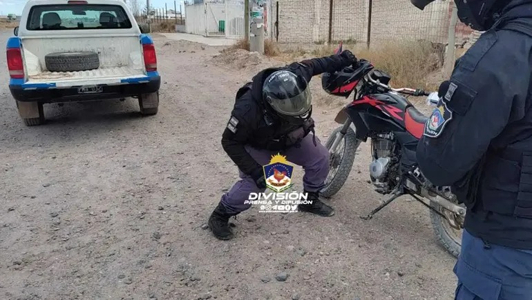 Demorado por conducir moto robada en Neuquén