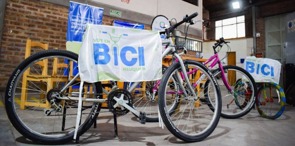 Programa Voy en Bici capacita en reparación de bicicletas para brindar soluciones de movilidad