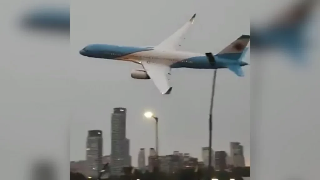 ¿Show o maniobra peligrosa al volar?
