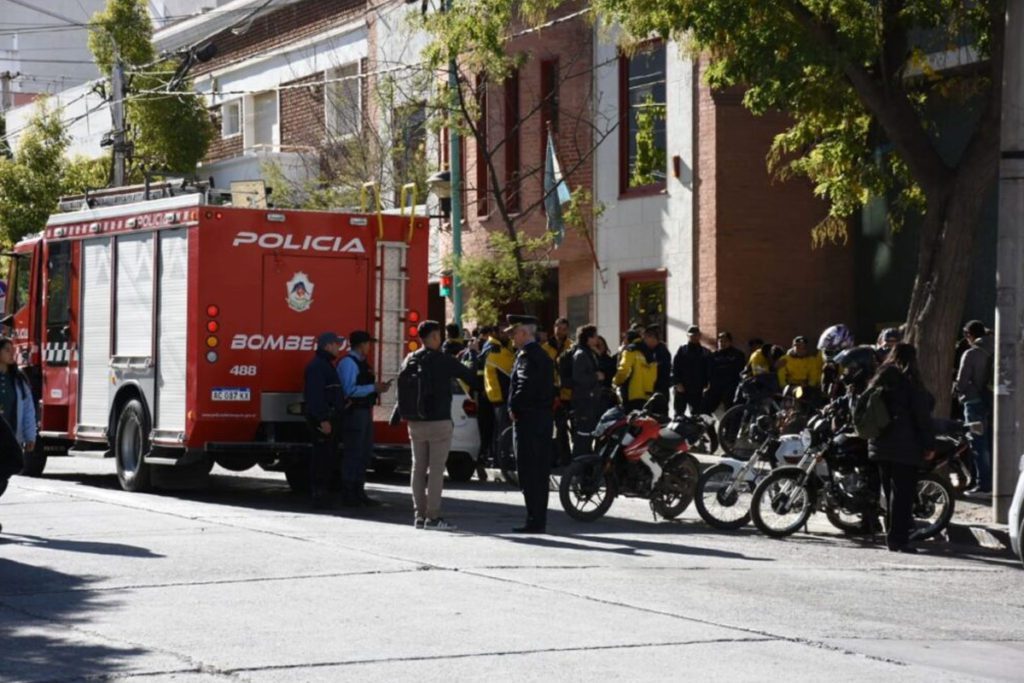 Incendio obliga a desalojar el Correo