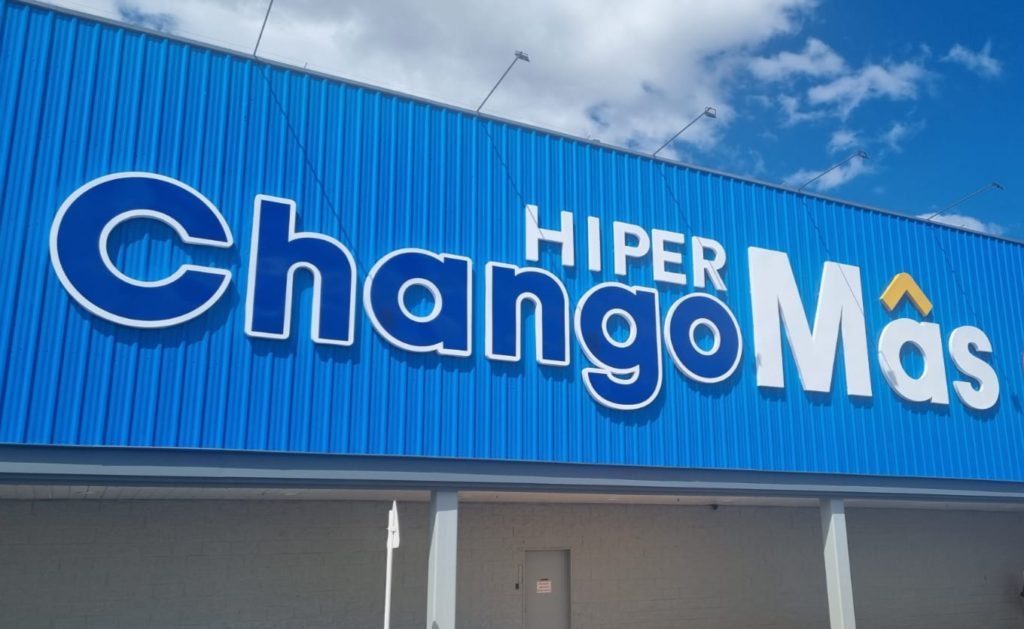 ¿Quién era el empleado despedido que murió adentro de un supermercado?