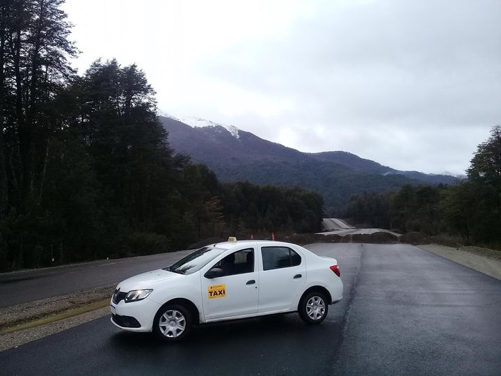 Villa La Angostura expectante por la audiencia contra un hombre que robó a punta de pistola a un taxista