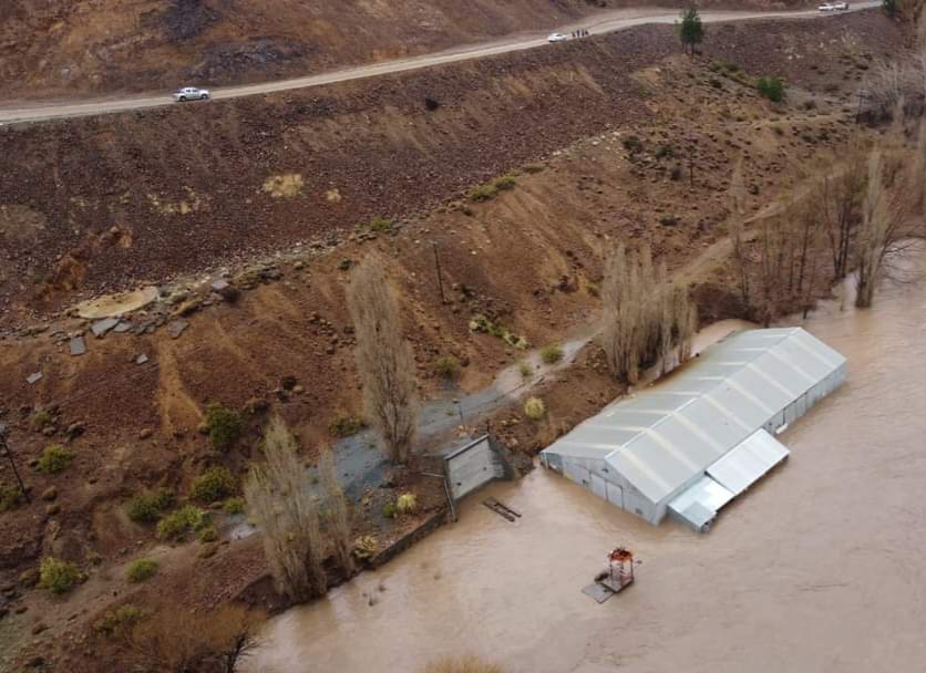 La crecida del río Neuquén provocó pérdidas totales en la mina de Andacollo