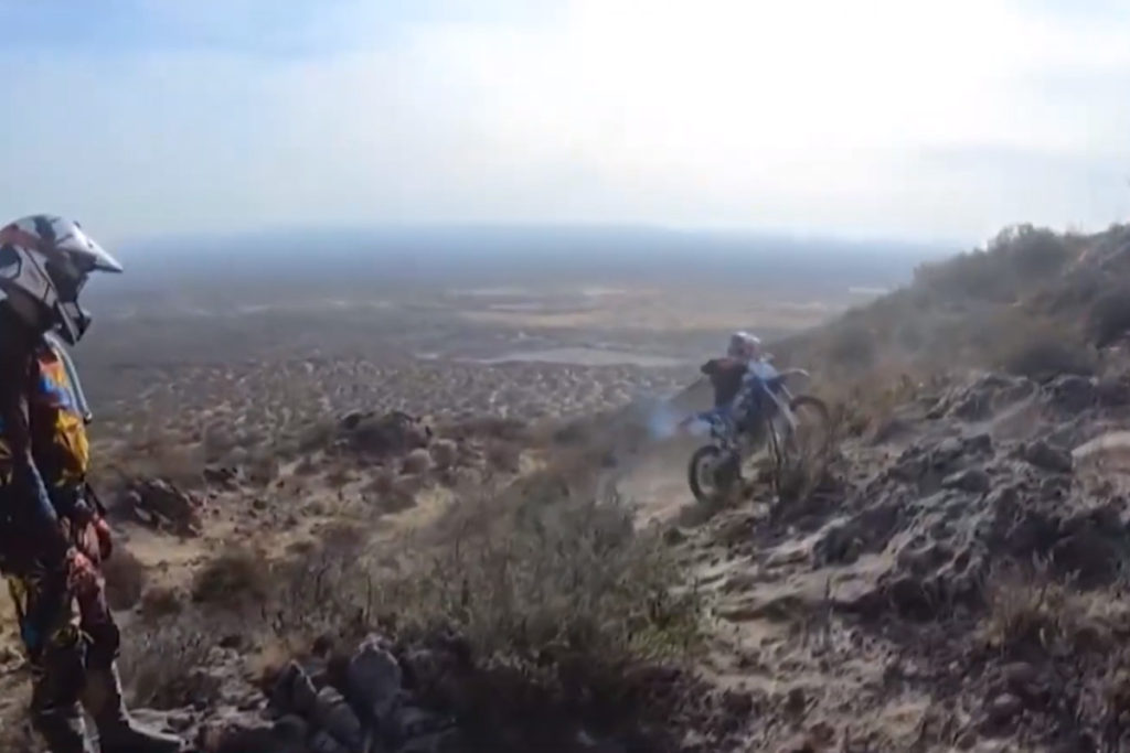 Practicaban enduro y les robaron las motos a punta de pistola