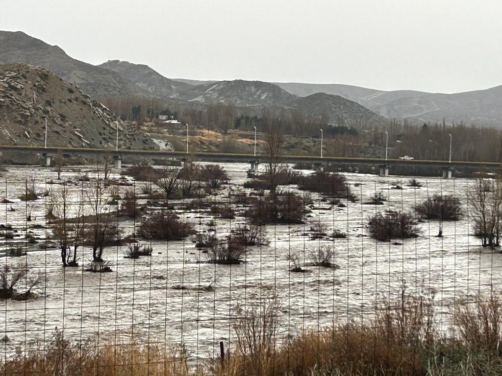 Sauzal Bonito azotado por el temporal de lluvia