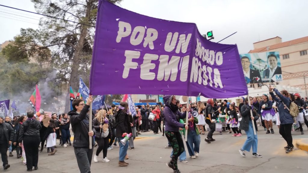 Neuquén se movilizó en conmemoración del octavo aniversario de la primera protesta de «Ni Una Menos»
