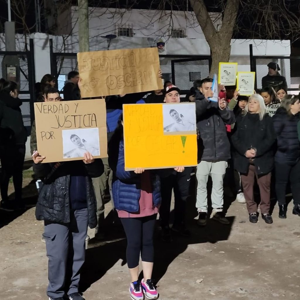 Familiares de Costich marcharon a la comisaría 52