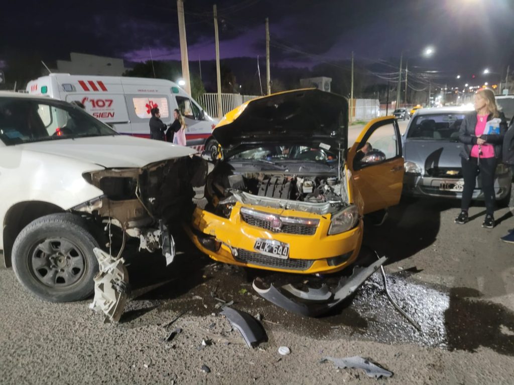 Grave accidente: entre una camioneta y un automóvil