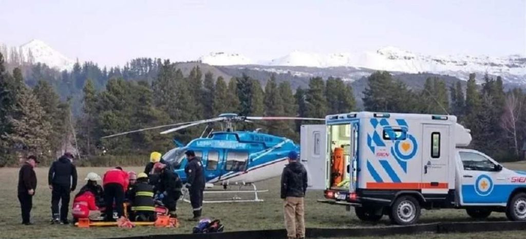 Rescataron con un helicóptero a una esquiadora en Chapelco