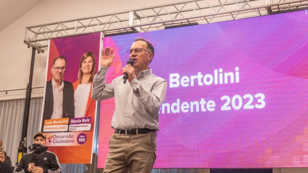 Bertolini es el primer intendente de Neuquén en asumir