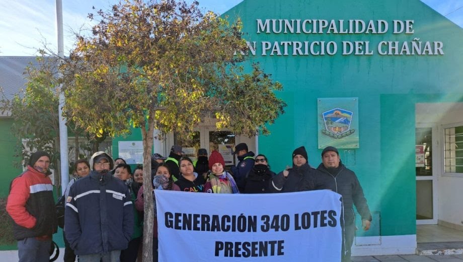 Vecinos levantaron el corte en la Ruta 7 y el reclamo sigue en el municipio