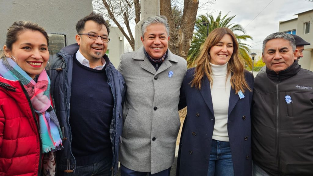 Comunidad inauguró su local partidario en Plottier