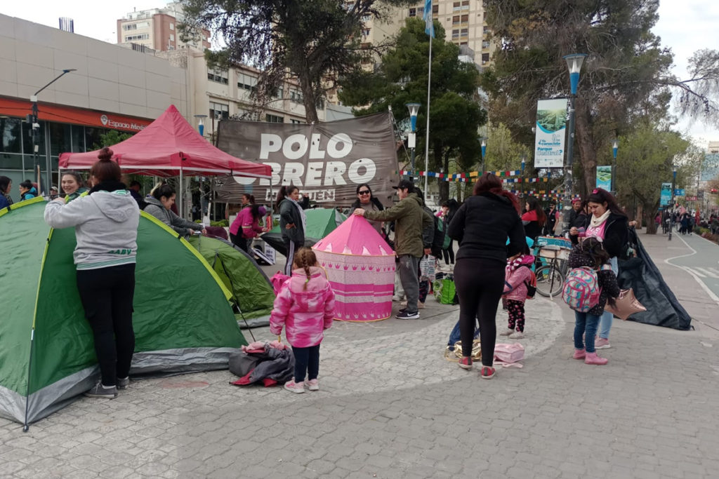 «Nos vamos a quedar» fue la respuesta del CTEP al desalojo