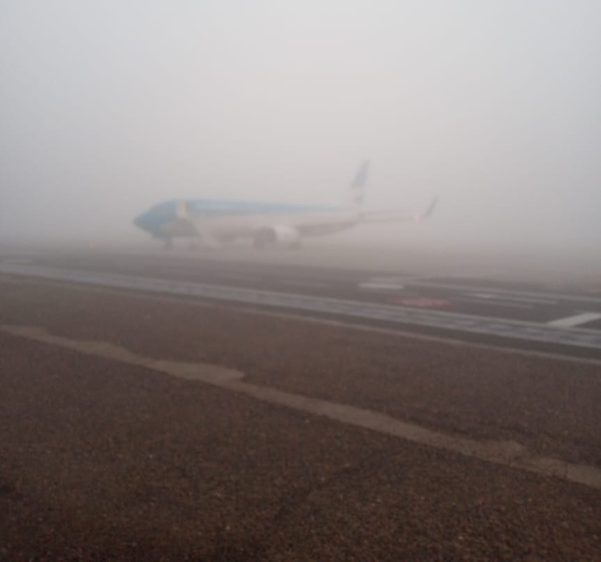 El aeropuerto Presidente Perón opera con normalidad tras la neblina