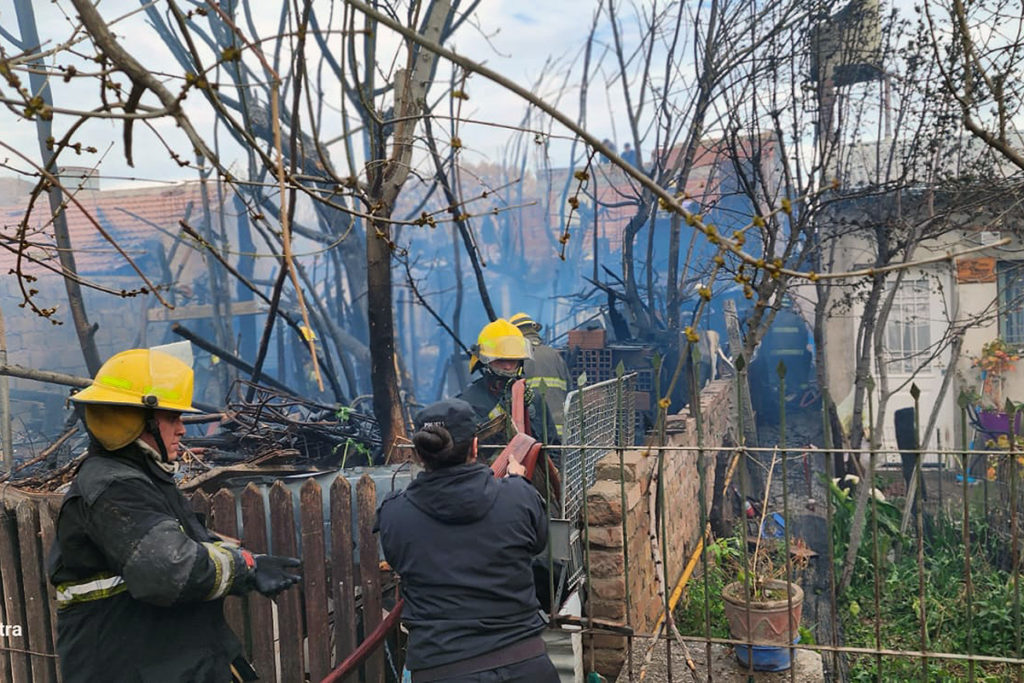 Grave incendio en la calle Palpalá, barrio Don Bosco II