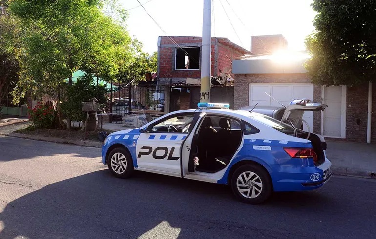 Alta Barda: un conductor atropelló a un ciclista y lo dejó tirado en la cinta asfáltica