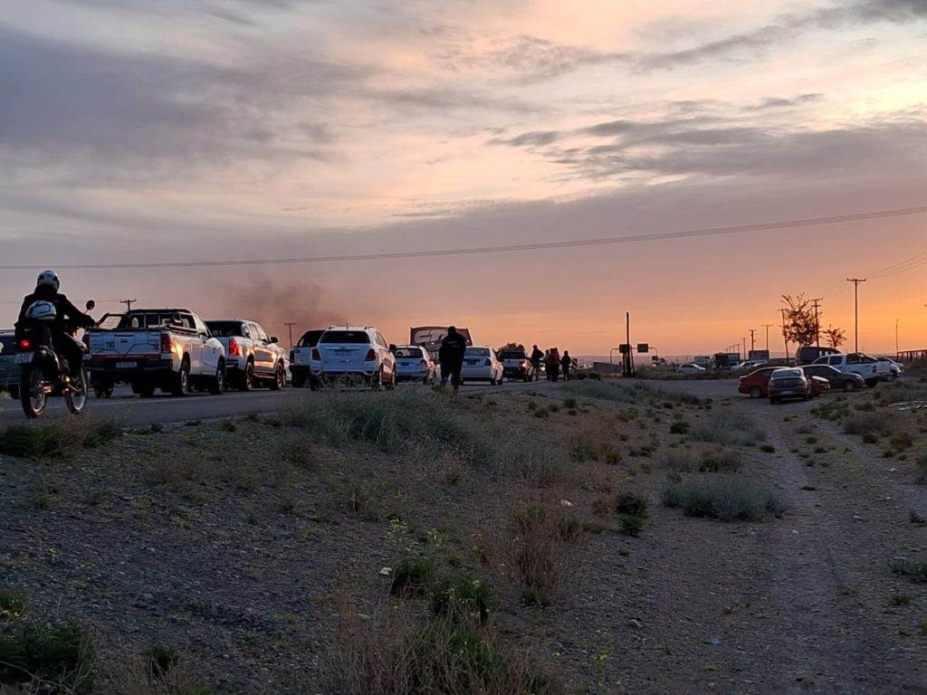 Autoconvocados mantienen el corte en Arroyito