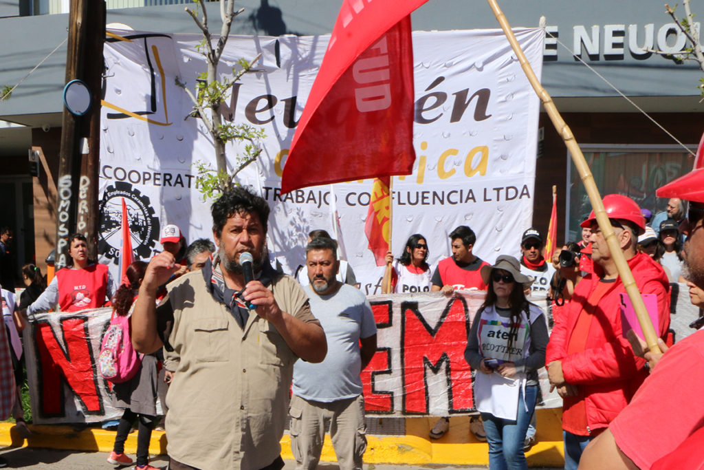 Los ceramistas esperan por la firma de los extrabajadores