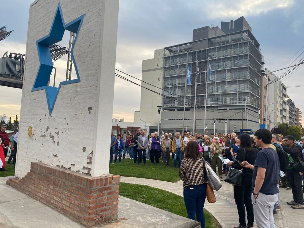 Marcha y reclamo en Neuquén pidiendo por la paz en Israel