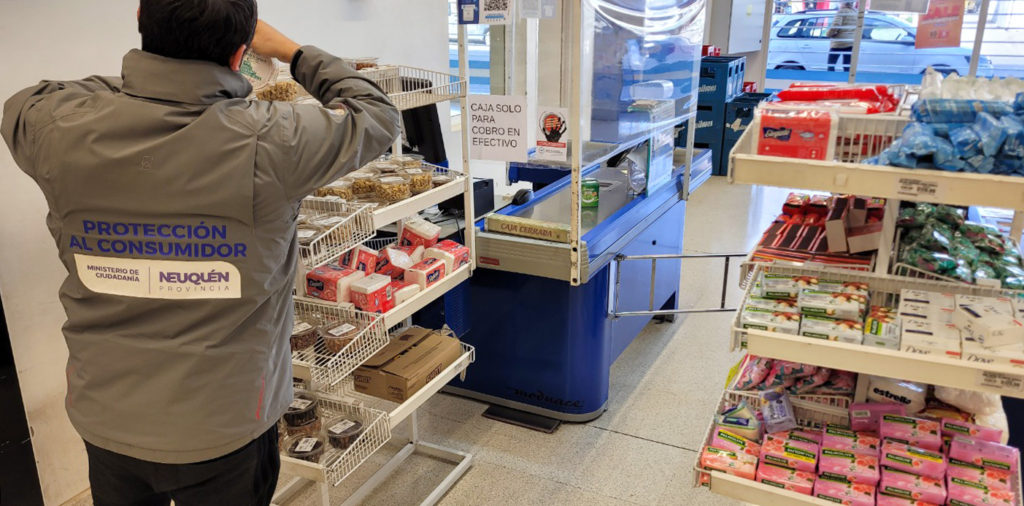Sancionan a supermercado por no cumplir con la ley de ultraprocesados