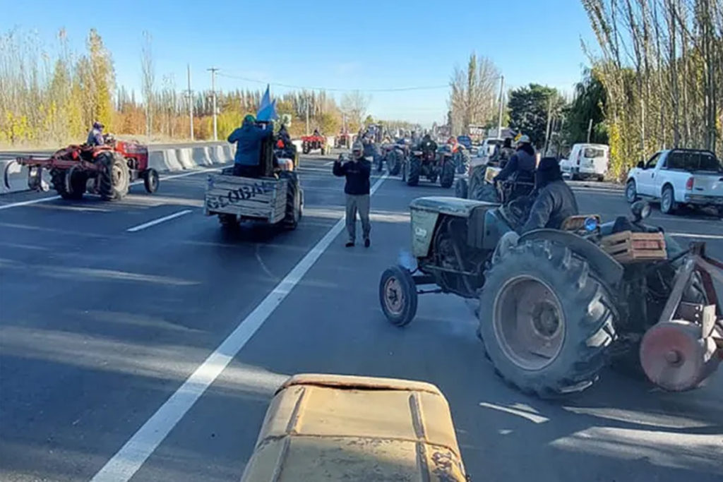 Productores del Alto Valle harán un tractorazo