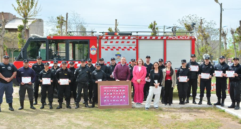 Inclusión: Bomberos finalizaron el taller de Lengua de Señas