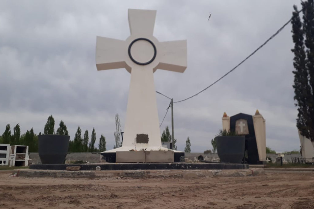 Una mujer denuncia brujerías en el cementerio de Plottier